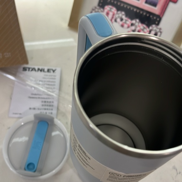 40 oz Stanley - frost color NIB - Picture 8 of 8